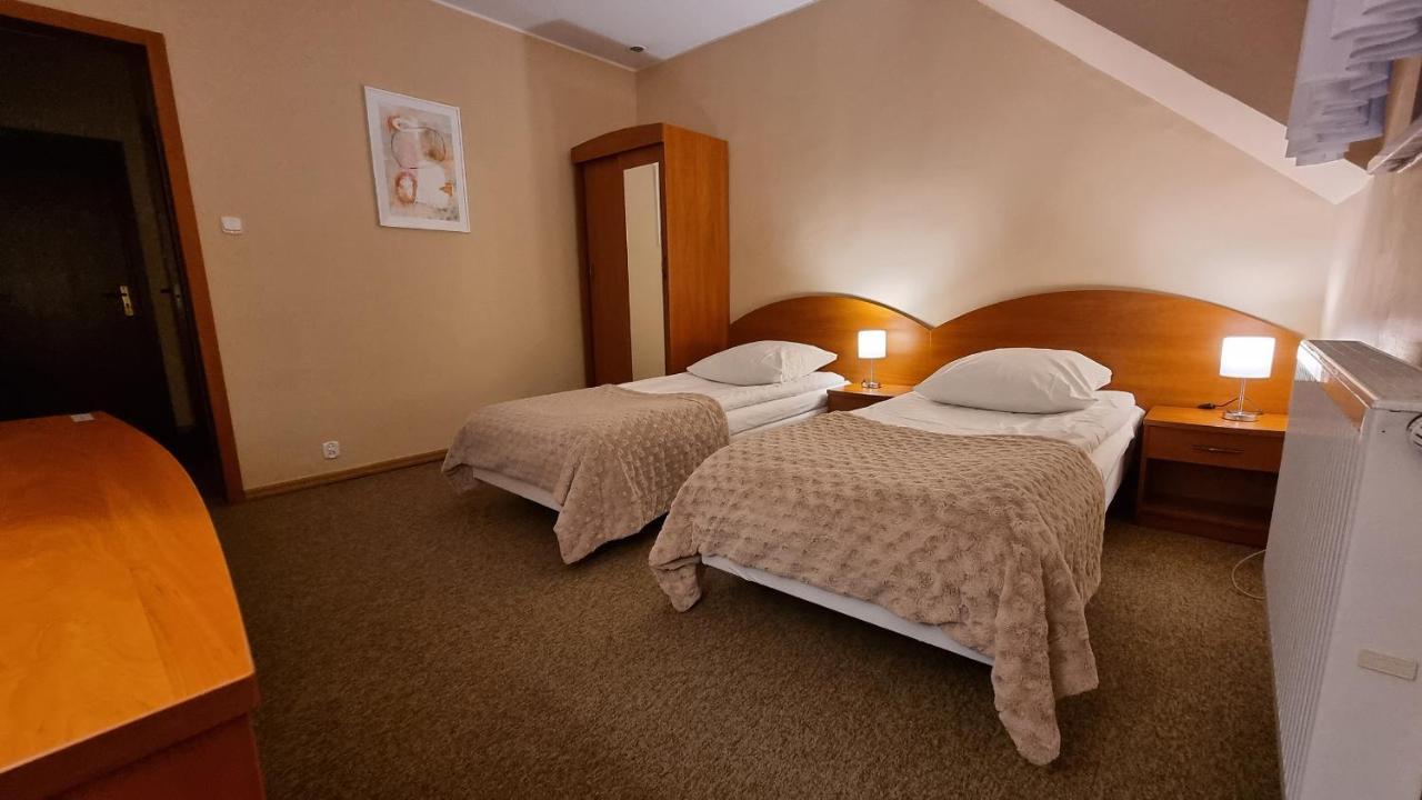 Hotel Jola Wrzesnia Luaran gambar