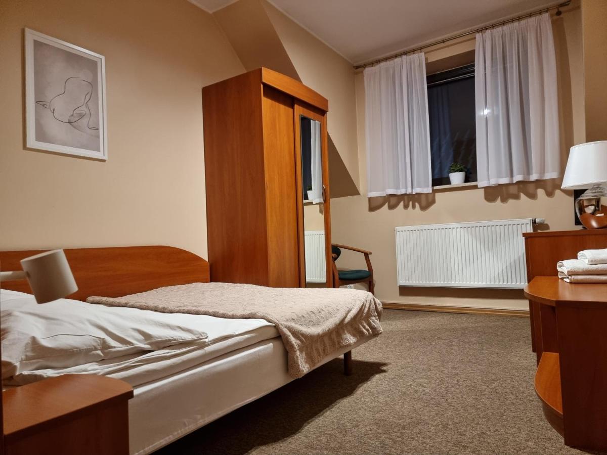 Hotel Jola Wrzesnia Luaran gambar